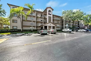 1000 SW 125th Ave, Pembroke Pines, FL 33027 - Photo 2