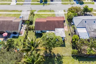 8221 SW 10th St, North Lauderdale, FL 33068 - Photo 8