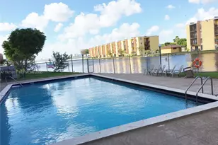 4721 NW 7th St, Miami, FL 33126 - Photo 12