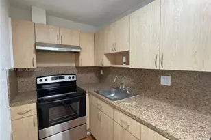 4721 NW 7th St, Miami, FL 33126 - Photo 4