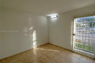 4721 NW 7th St, Miami, FL 33126 - Photo 8