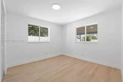 2285 NW 89th St, Miami, FL 33147 - Photo 16