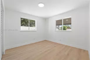 2285 NW 89th St, Miami, FL 33147 - Photo 16