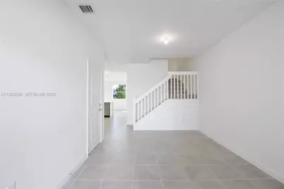 2747 SE 25th Ave, Homestead, FL 33035 - Photo 4