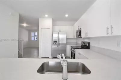 2747 SE 25th Ave, Homestead, FL 33035 - Photo 10