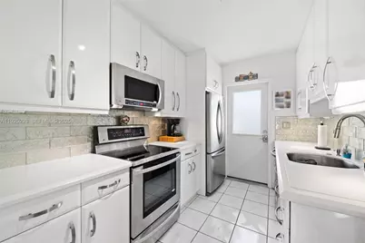 633 NE 21st Avenue #9B, Deerfield Beach, FL 33441 - Photo 8