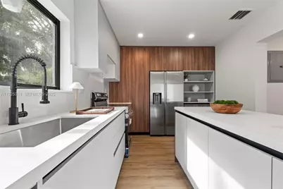 3860 NW 6th Ct, Lauderhill, FL 33311 - Photo 6