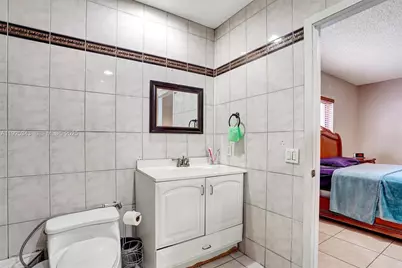 631 E 53rd St, Hialeah, FL 33013 - Photo 10