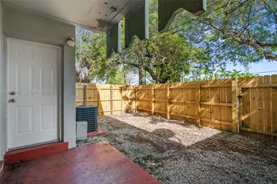 980 NE 170th St #118, North Miami Beach, FL 33162 - Photo 24