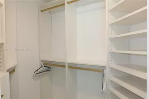 500 Brickell Ave, Miami, FL 33131 - Photo 14