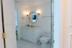 500 Brickell Ave, Miami, FL 33131 - Photo 18