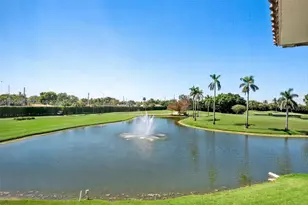 9511 N Hollybrook Lake Dr, Pembroke Pines, FL 33025 - Photo 28