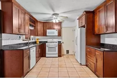 9155 SW 179th St, Palmetto Bay, FL 33157 - Photo 16
