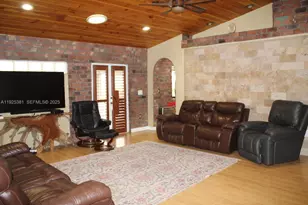 18801 NW 5th St, Pembroke Pines, FL 33029 - Photo 4