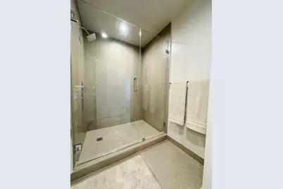 11 NE 6th #2813, Miami, FL 33132 - Photo 24