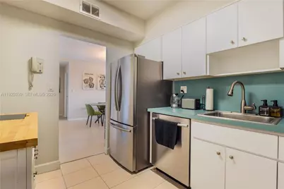 300 SE Bayview Dr #2114, Sunny Isles Beach, FL 33160 - Photo 8