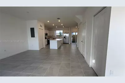 1096 SE 2nd Ter #1096, Miami, FL 33034 - Photo 10