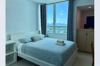 5445 Collins Ave #1504, Miami Beach, FL 33140 - Photo 4