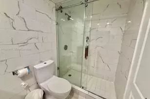 5445 Collins Ave, Miami Beach, FL 33140 - Photo 8