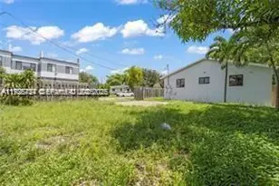 303 NW 7th St, Hallandale Beach, FL 33009 - Photo 20