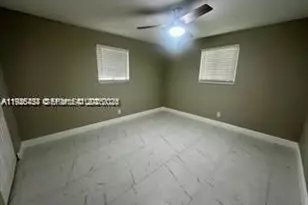 303 NW 7th St, Hallandale Beach, FL 33009 - Photo 12