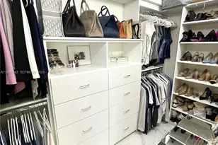 5900 Collins Ave, Miami Beach, FL 33140 - Photo 20