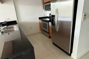 1750 N Bayshore Dr, Miami, FL 33132 - Photo 10