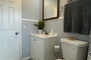 800 N 70th Ave, Hollywood, FL 33024 - Photo 16