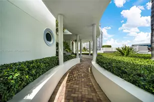 100 S Pointe Dr, Miami Beach, FL 33139 - Photo 54