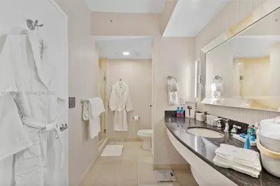 18001 Collins Ave #2512, Sunny Isles Beach, FL 33160 - Photo 14