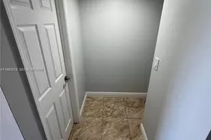 1075 W 68th St, Hialeah, FL 33014 - Photo 14