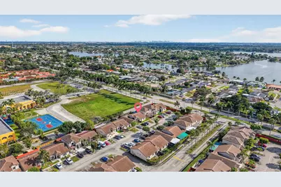 18615 NW 84th Pl #103-1, Hialeah, FL 33015 - Photo 38