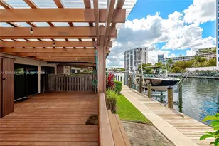 2621 S Parkview Dr, Hallandale Beach, FL 33009 - Photo 2