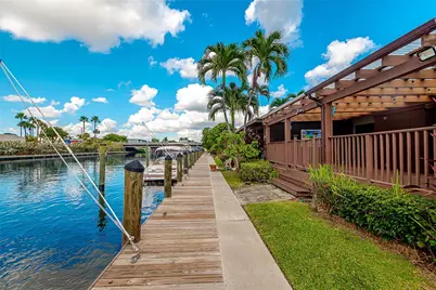 2621 S Parkview Dr, Hallandale Beach, FL 33009 - Photo 1