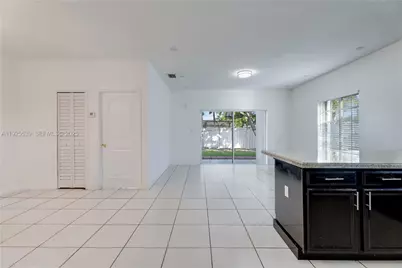 13941 SW 13th St, Miami, FL 33184 - Photo 8