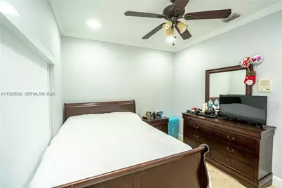 8952 NW 145th Lane, Miami Lakes, FL 33018 - Photo 10