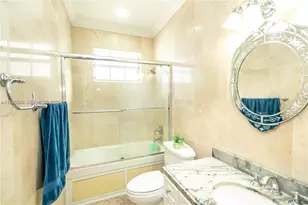 8952 NW 145th Ln, Miami Lakes, FL 33018 - Photo 16