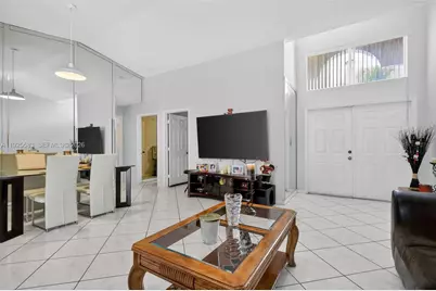 18615 NW 84th Pl #104-1, Hialeah, FL 33015 - Photo 8