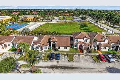 18615 NW 84th Pl #104-1, Hialeah, FL 33015 - Photo 32