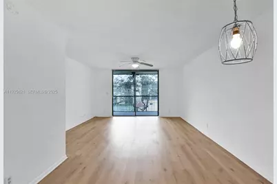 10501 W Broward Blvd #304, Plantation, FL 33324 - Photo 10