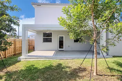 879 SE 26th Ter, Homestead, FL 33035 - Photo 8