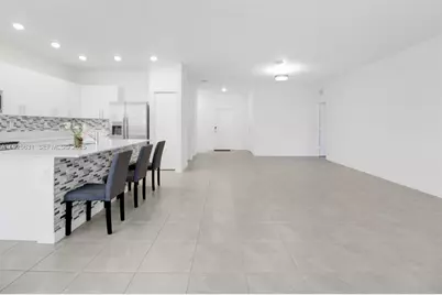 879 SE 26th Ter, Homestead, FL 33035 - Photo 14