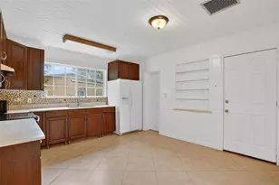 321 NE 169th St, North Miami Beach, FL 33162 - Photo 6