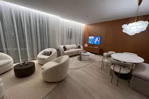 31 SE 5th St, Miami, FL 33131 - Photo 4