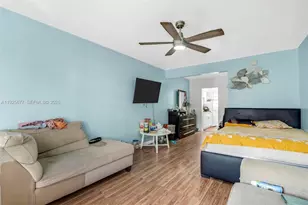 635 8th St, Miami Beach, FL 33139 - Photo 10