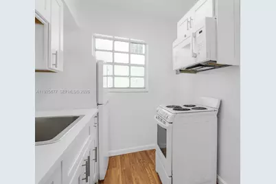 635 8th St #205, Miami Beach, FL 33139 - Photo 8