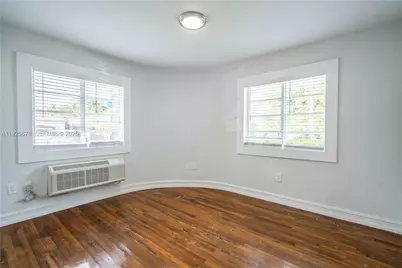 7925 Hawthorne Ave #1, Miami Beach, FL 33141 - Photo 10