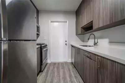 7925 Hawthorne Ave #1, Miami Beach, FL 33141 - Photo 8