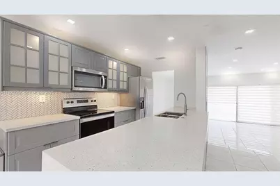 8212 NW 8th Pl #2, Plantation, FL 33324 - Photo 4