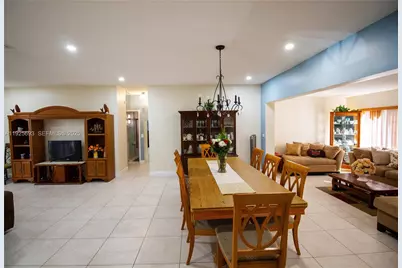 1140 NE 204th St, Miami, FL 33179 - Photo 14